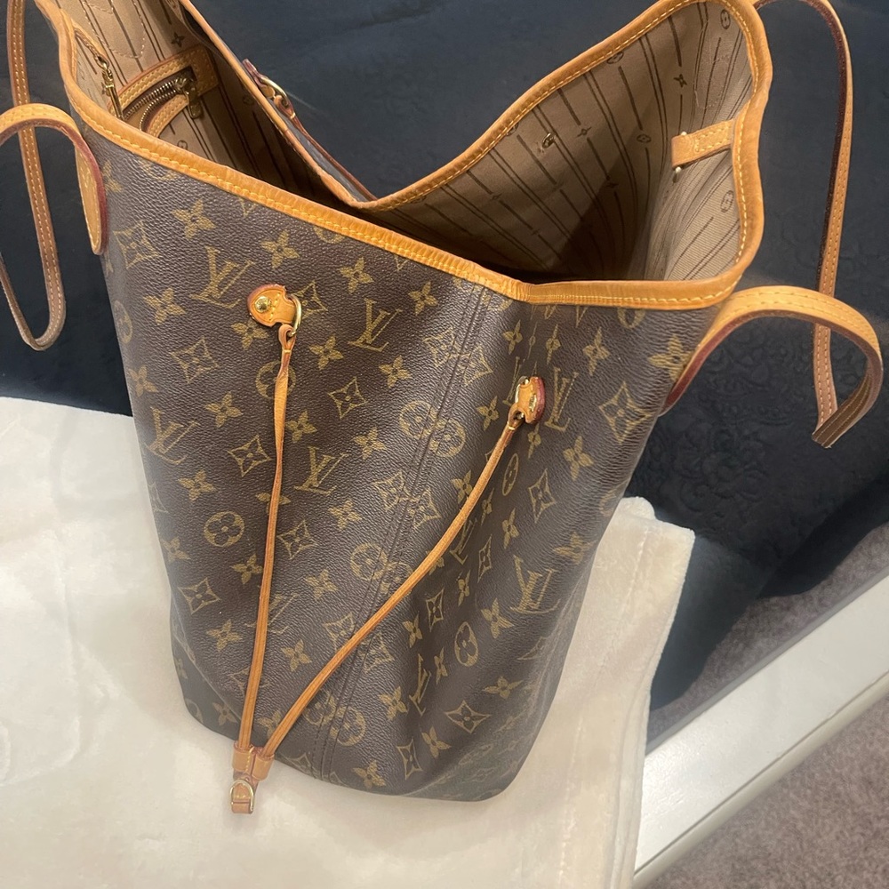 Louis Vuitton never full - Picture 3 of 7
